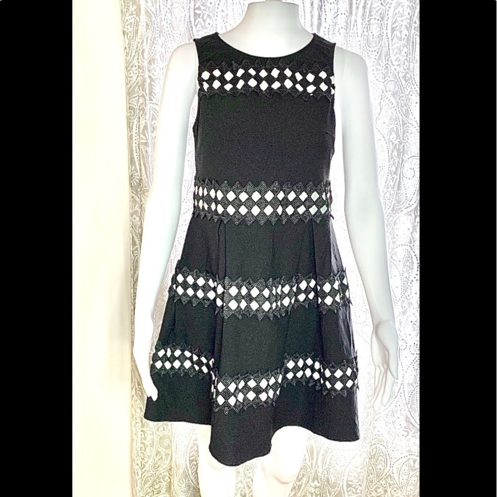 Jun & Ivy Fit and flare silhouette dress cocktail dress Women’s size large